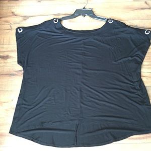 cable & gauge Women’s Plus Black Cold Shoulder Top